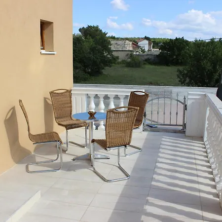 Roza Villa