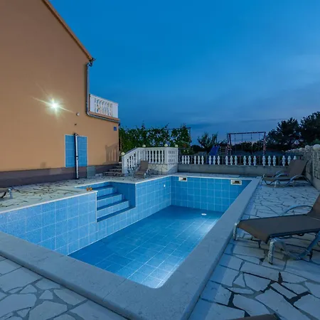 Roza Villa *