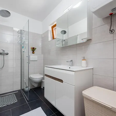 Roza * Gornje Biljane