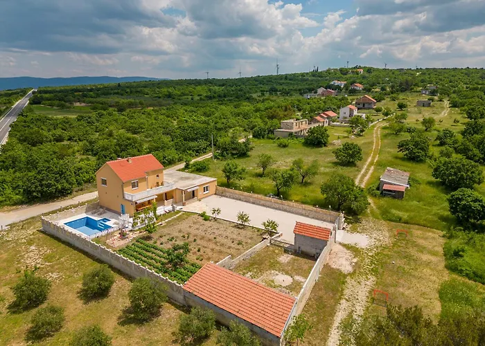 Roza Villa *
